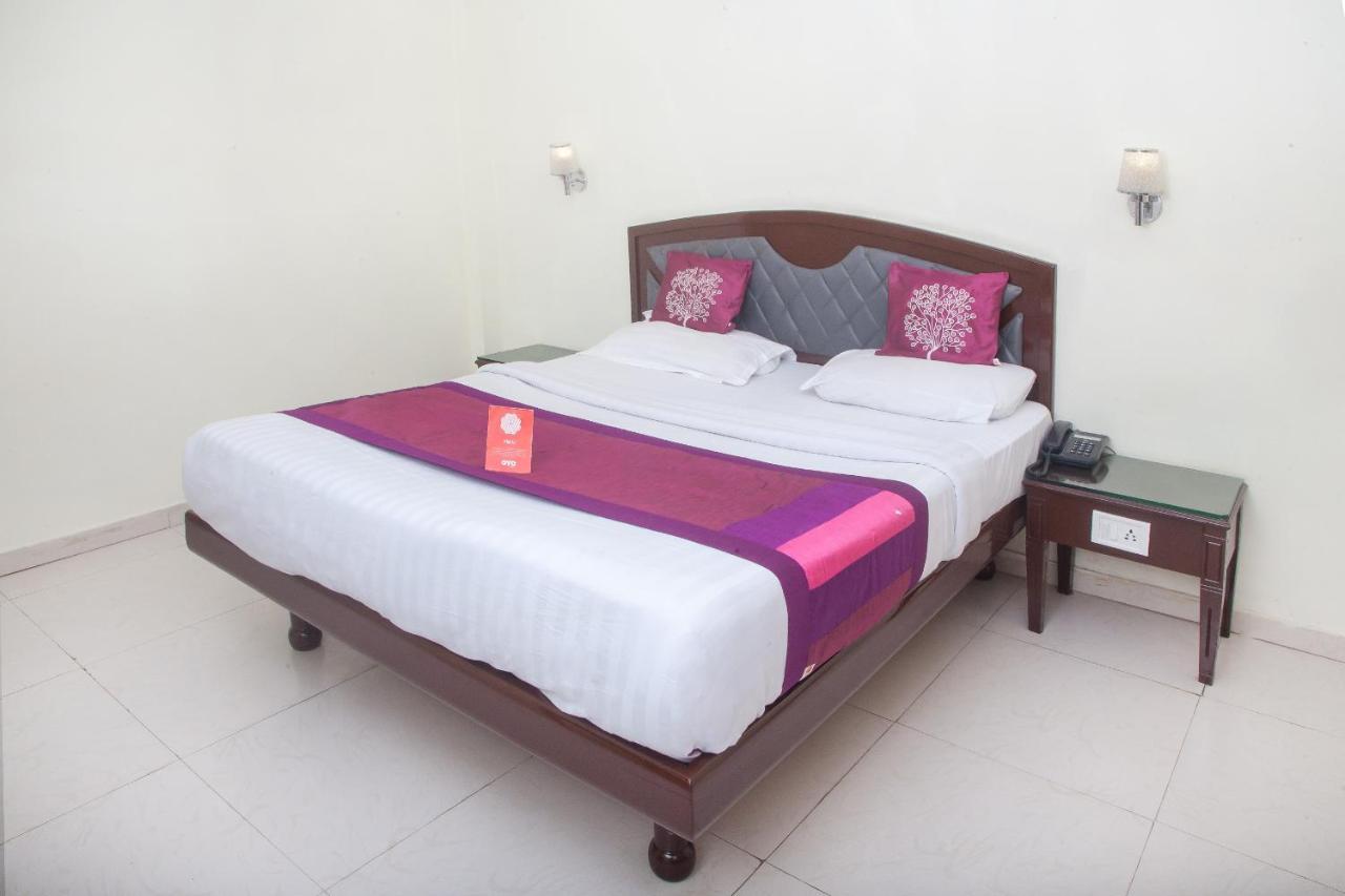 אוטי Oyo 12357 Hotel Nilgiris Inn מראה חיצוני תמונה