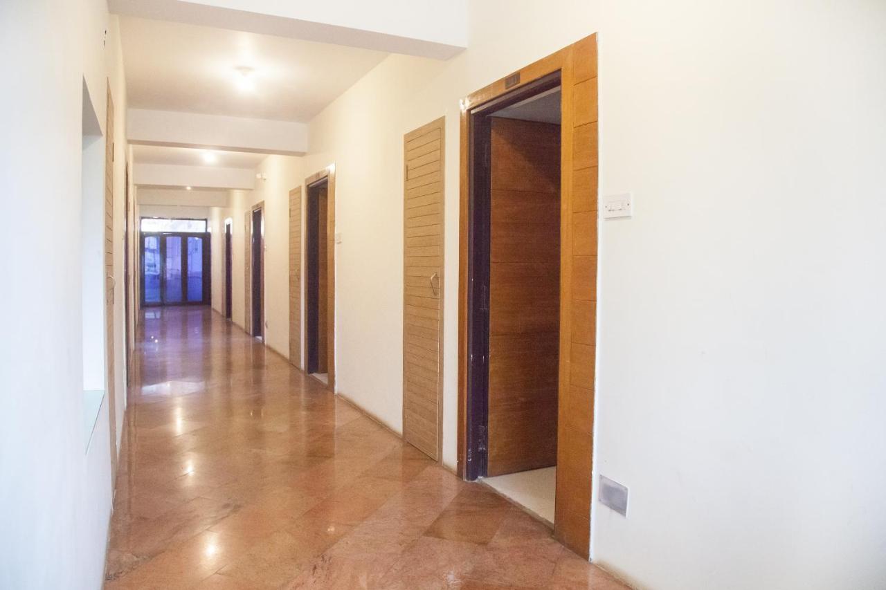 אוטי Oyo 12357 Hotel Nilgiris Inn מראה חיצוני תמונה